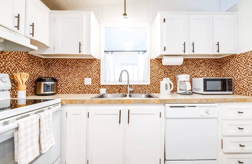 Lakeland House | 20% off Month Stays |55+ Resort Home w/Golf Cart |5 Star Country Club in Cypress Lakes |Golf & Pool