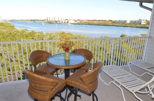 Indian Shores Condo | 200+ Reviews! Gulf Retreat I: Amazing views, luxury comfort, steps to beach