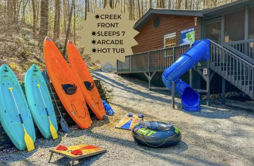 Cashes Valley House | 200ft Fightingtown Creek FrntHot TubArcd