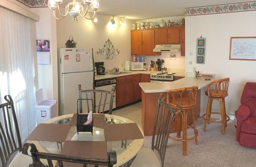 Foxfire Condo | 201 Foxkroft Dr. Foxfire Village 2B/2B Sleeps 6 Golf and Swimming Pool