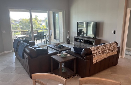 Gateway Condo | 2023 NEW BUILD COACH Home at Gateway Paradise