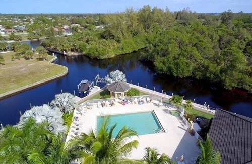Fort Myers Condo | 2025-2026 Island Cove -Waterfront Luxury Condo 3 BR - Pick 30 days in paradise.
