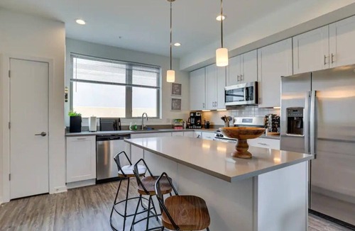 Olde Richmond House | 2026 3-bedroom townhome in charming Philadelphia with AC, WiFi
