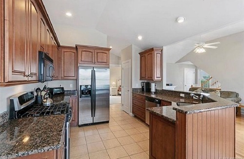 The Dunes House | 2026 Calendar Open - Summer Weekly Rental - 5 Houses from the Beach