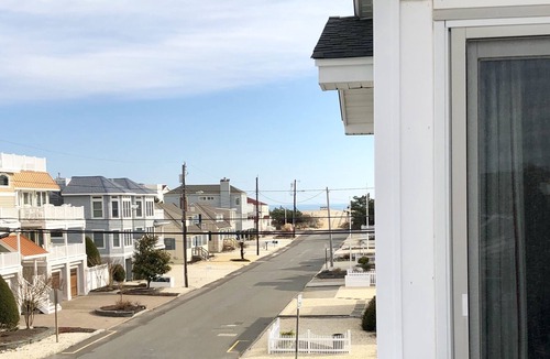 The Dunes House | 2026 Calendar Open - Summer Weekly Rental - 5 Houses from the Beach