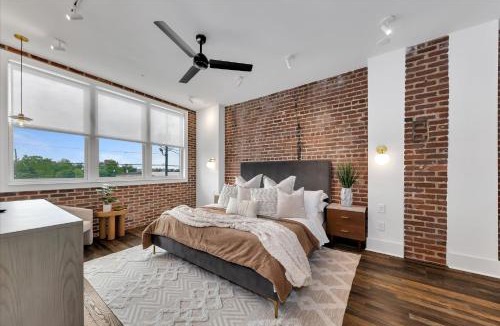 Castleberry Hill Apartment | 204- City loft w parking & BBQ