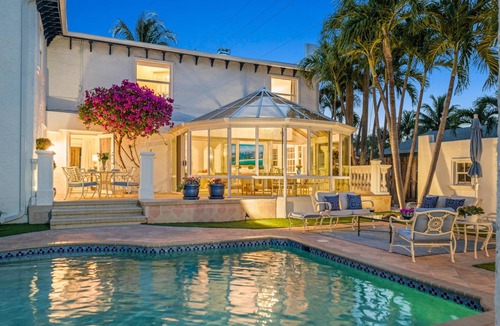 Grandview Heights House | 204 m² House ∙ 4 bedrooms ∙ 12 guests