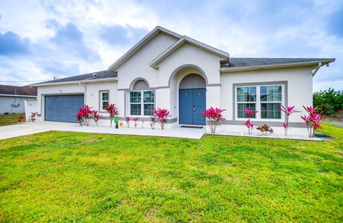 Centennial House | 204 m² House ∙ 3 bedrooms ∙ 9 guests