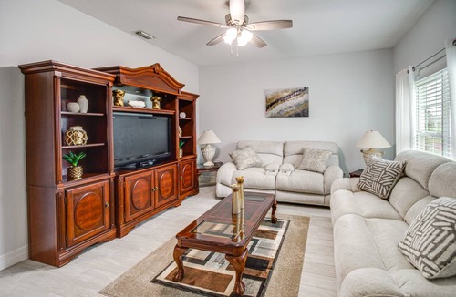 Centennial House | 204 m² House ∙ 3 bedrooms ∙ 9 guests