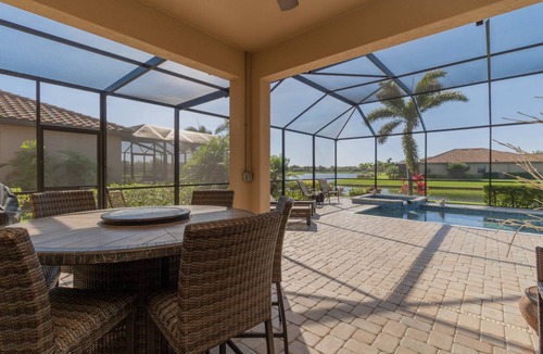 Bradenton House | 204 m² House ∙ 3 bedrooms ∙ 6 guests