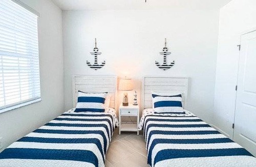 River Hall House | 204 m² House ∙ 3 bedrooms ∙ 7 guests