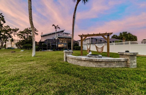 Spring Hill House | 208 m² House ∙ 4 bedrooms ∙ 8 guests