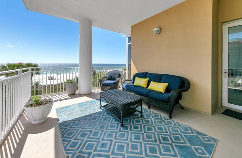 Crescent Beach Condo | 211 m² Condo ∙ 3 bedrooms ∙ 6 guests