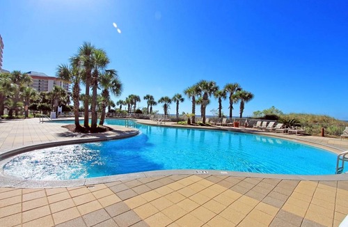 Crescent Beach Condo | 211 m² Condo ∙ 3 bedrooms ∙ 6 guests