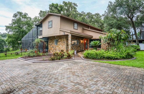 Temple Terrace House | 212 m² House ∙ 3 bedrooms ∙ 8 guests