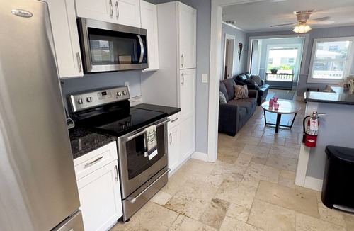 Fort Myers Beach House | 213 Ohio Ave - Blue Parrot Paradise - Island Cottage by the Beach!