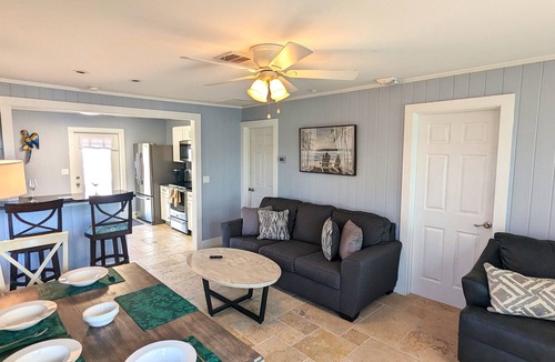 Fort Myers Beach House | 213 Ohio Ave - Blue Parrot Paradise - Island Cottage by the Beach!