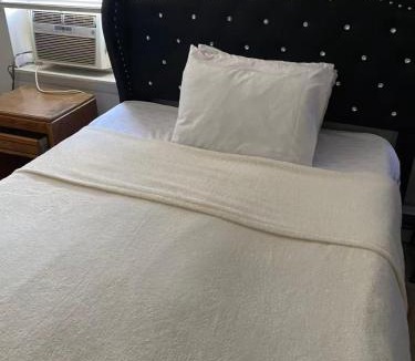 North Philadelphia West House | 2131 Double Room with Private Bathroom