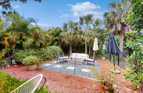 Whitfield House | 215 m² House ∙ 2 bedrooms ∙ 8 guests