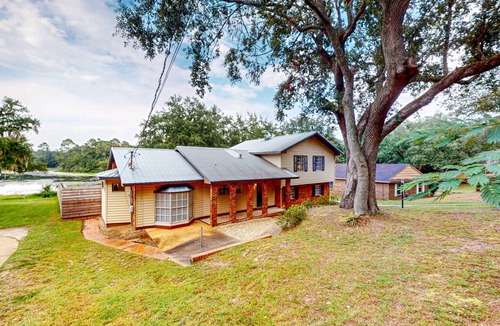 Milton House | 215 m² House ∙ 4 bedrooms ∙ 8 guests
