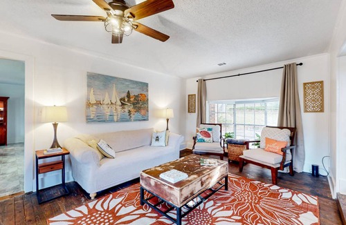 Milton House | 215 m² House ∙ 4 bedrooms ∙ 8 guests