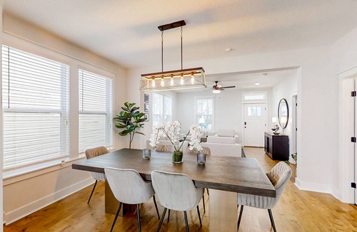 Urban Core House | 216 m² House ∙ 3 bedrooms ∙ 9 guests