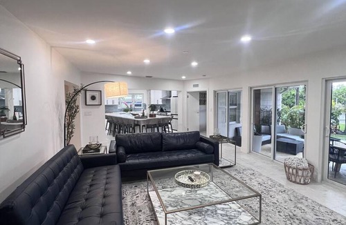17th Street Causeway House | 218 m² House ∙ 4 bedrooms ∙ 6 guests