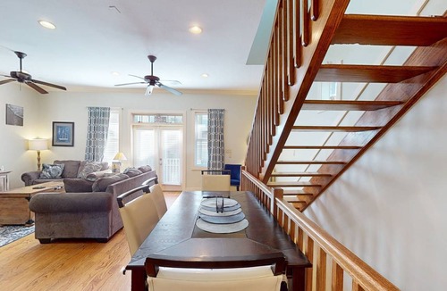 Crescent Beach House | 220 m² House ∙ 4 bedrooms ∙ 12 guests