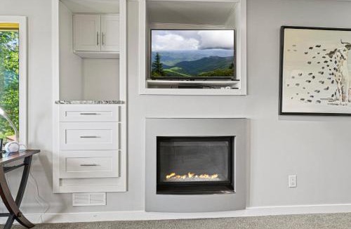 Beech Mountain Apartment | 220 Northridge Rd C1 by Carolina Stays