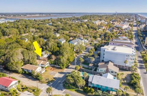 Folly Beach House | 220 W Ashley - Corner Cottage - Central Location
