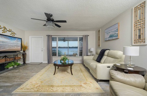 Winter Haven House | 221 m² House ∙ 3 bedrooms ∙ 8 guests