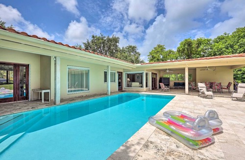 Pinecrest House | 222 m² House ∙ 3 bedrooms ∙ 8 guests