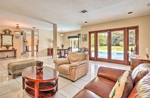 Pinecrest House | 222 m² House ∙ 3 bedrooms ∙ 8 guests