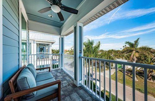 Redington Beach House | 223 m² House ∙ 4 bedrooms ∙ 14 guests