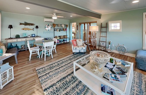 Painters Hill House | 223 m² House ∙ 3 bedrooms ∙ 6 guests