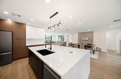 Lighthouse Point House | 2231 Managed by Brampton Park