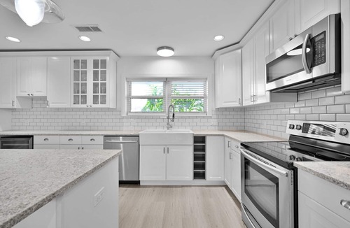 Lighthouse Point House | 2260 Managed By Brampton Park