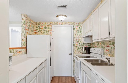 West Beach Village Condo | 2266 Shipwatch: 1BR Condo, Beach & Ocean Views, Bike Credit