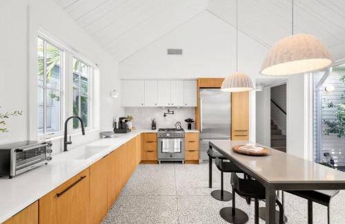 Historic Ybor House | 229 m² House ∙ 3 bedrooms ∙ 6 guests