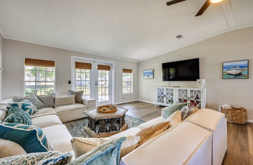 Doctors Inlet House | 232 m² House ∙ 3 bedrooms ∙ 6 guests