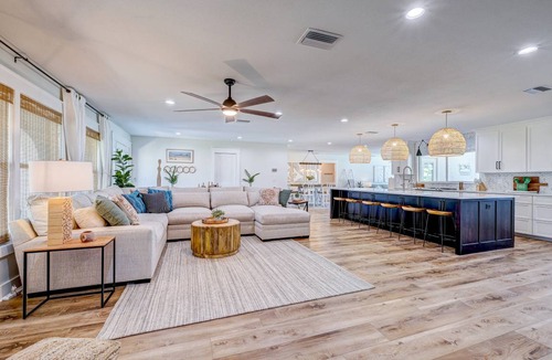 Whitney Beach House | 232 m² House ∙ 5 bedrooms ∙ 14 guests