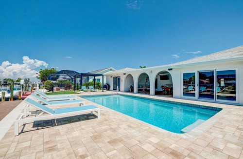 Whitney Beach House | 232 m² House ∙ 5 bedrooms ∙ 14 guests