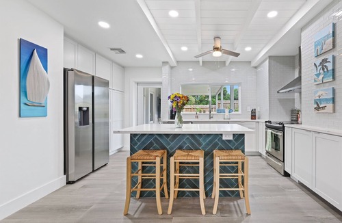 Delray Beach House | 237 Delray Luxe: 4BR Villa w/Heated Pool + Beautiful Outdoor Living Space