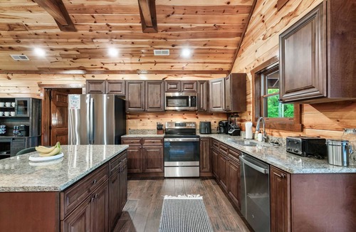 Caton Cabin | 24 Guest 8 Bedroom | Huge Bedrooms | Pool | HotTub