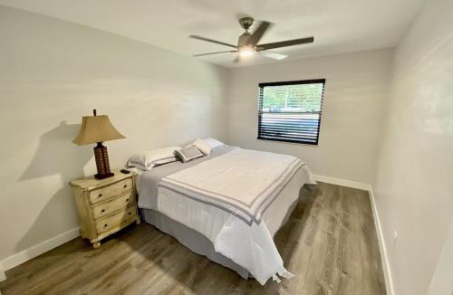 Gainesville House | 2400 heated sqft Centrally located majestic house with king beds
