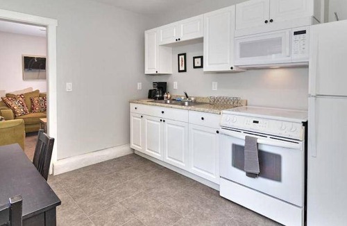 Oakford Park Apartment | 242 m² Apartment ∙ 1 bedroom ∙ 2 guests