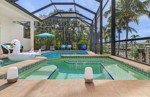 Yacht Club House | 242 m² House ∙ 4 bedrooms ∙ 8 guests
