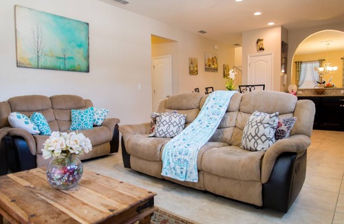Trafalgar Village House | 249 m² House ∙ 5 bedrooms ∙ 10 guests
