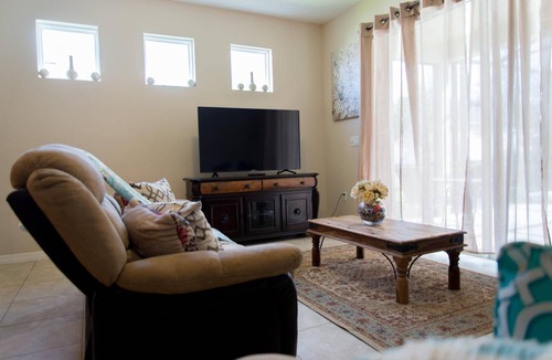 Trafalgar Village House | 249 m² House ∙ 5 bedrooms ∙ 10 guests