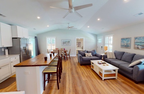 Isle of Palms House | $250 Golf Cart Rental Rebate, Private Pool, Quiet Street